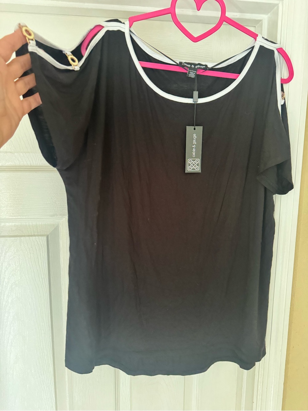 Cable & Gauge Black Cold Shoulder Top White Trim Gold Hardware XL NWT - Picture 3 of 5